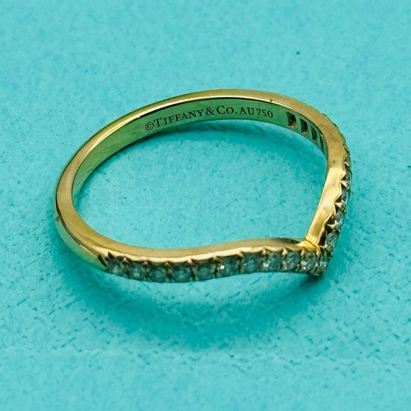 Tiffany & Co. Soleste V Diamond Band in 18k Rose Gold 0.17 CTW Size 6 - Picture 2 of 7